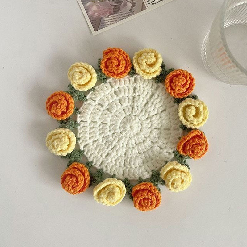 Bouquet di sottobicchieri di lana creativa con rose
