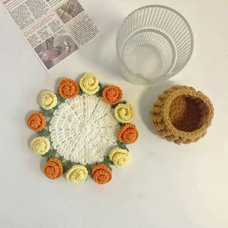 Bouquet di sottobicchieri di lana creativa con rose