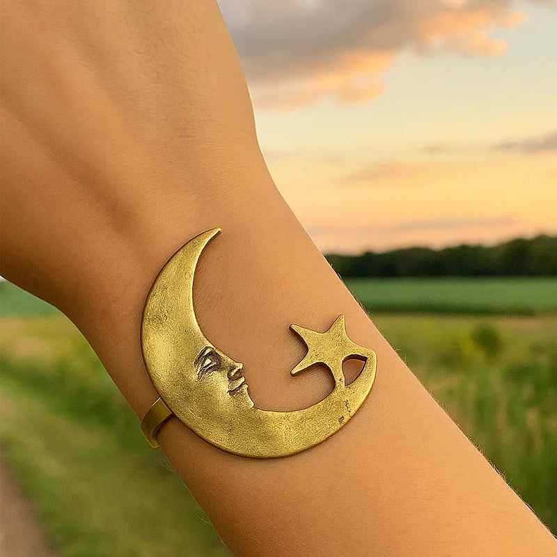 Bracciale aperto con motivo a stella e luna