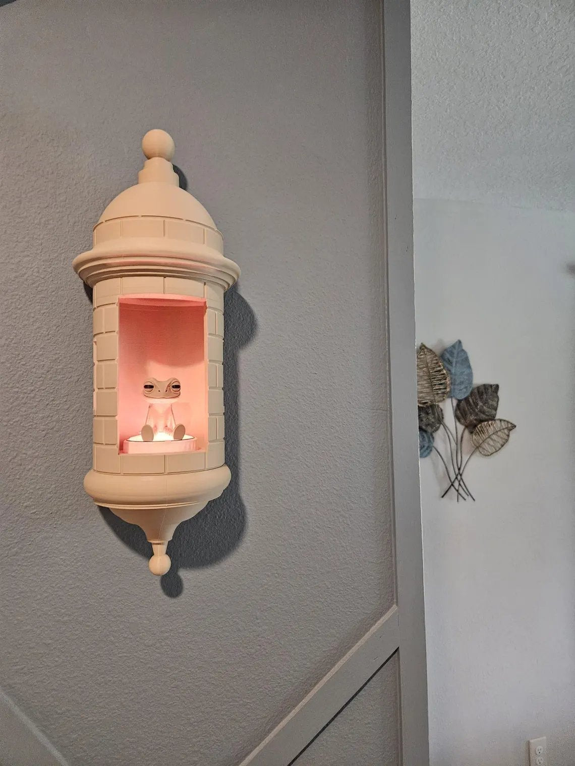 Lampada Coqui con parete Garita portoricana