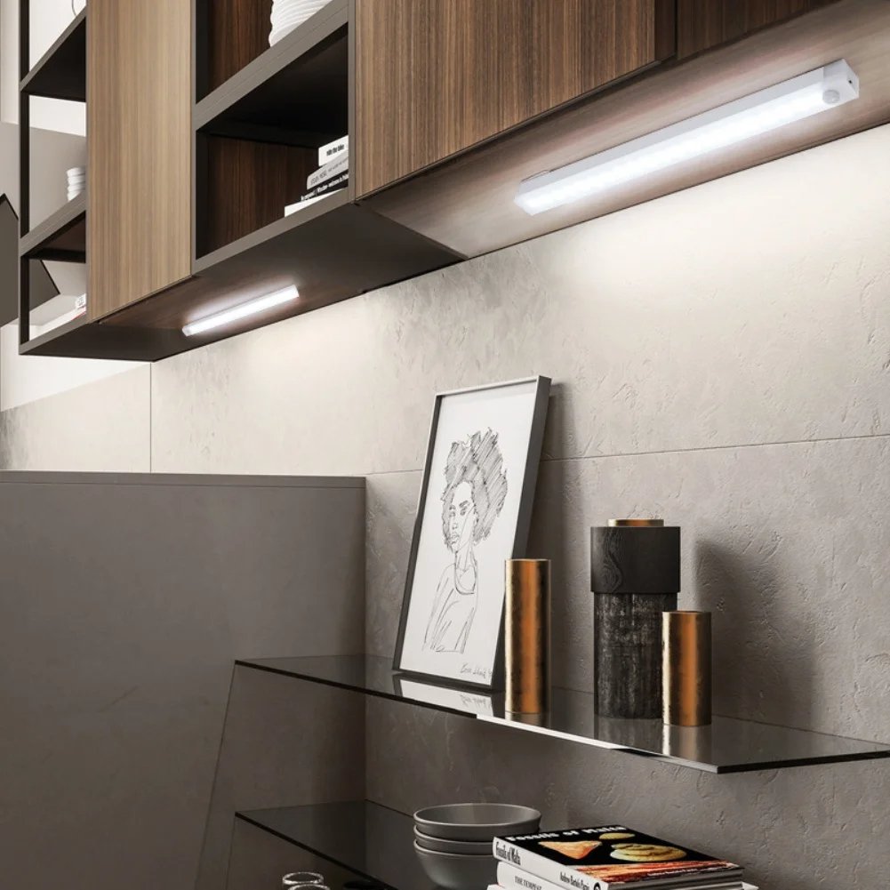 Luci LED ricaricabili magnetiche con sensore intelligente e senza punzonatura