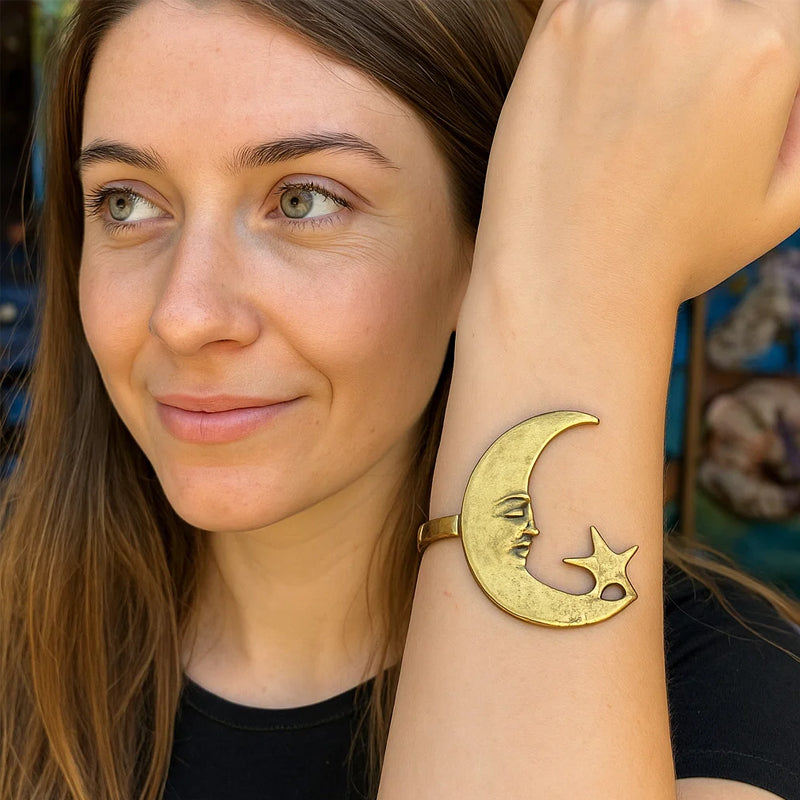 Bracciale aperto con motivo a stella e luna
