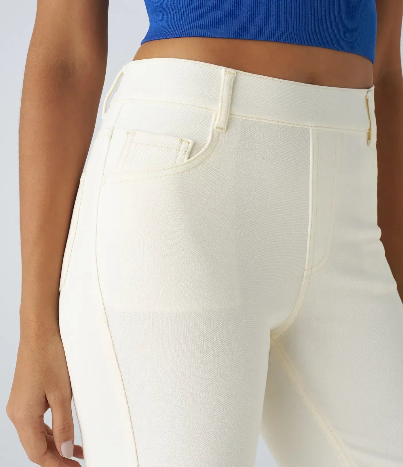 Pantaloni a vita alta elastici e confortevoli