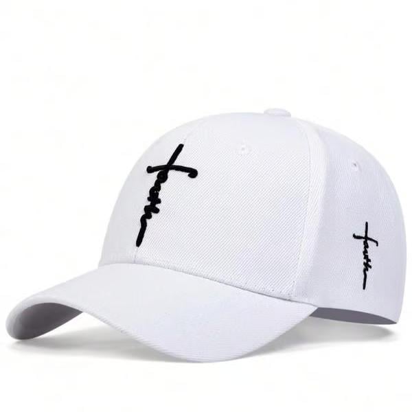 Cappello con ricamo a croce