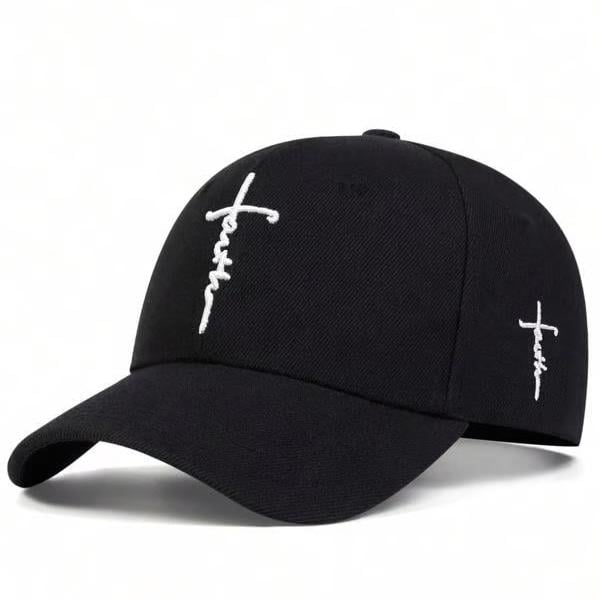 Cappello con ricamo a croce