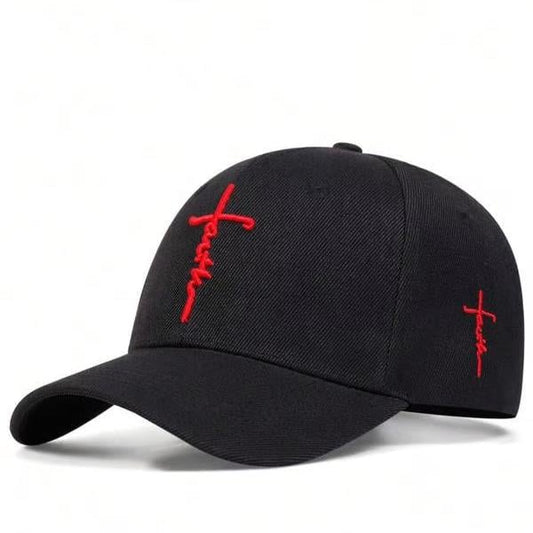 Cappello con ricamo a croce