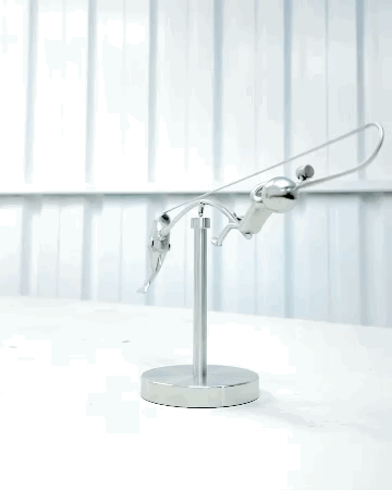 🎣La scultura del pescatore in equilibrio